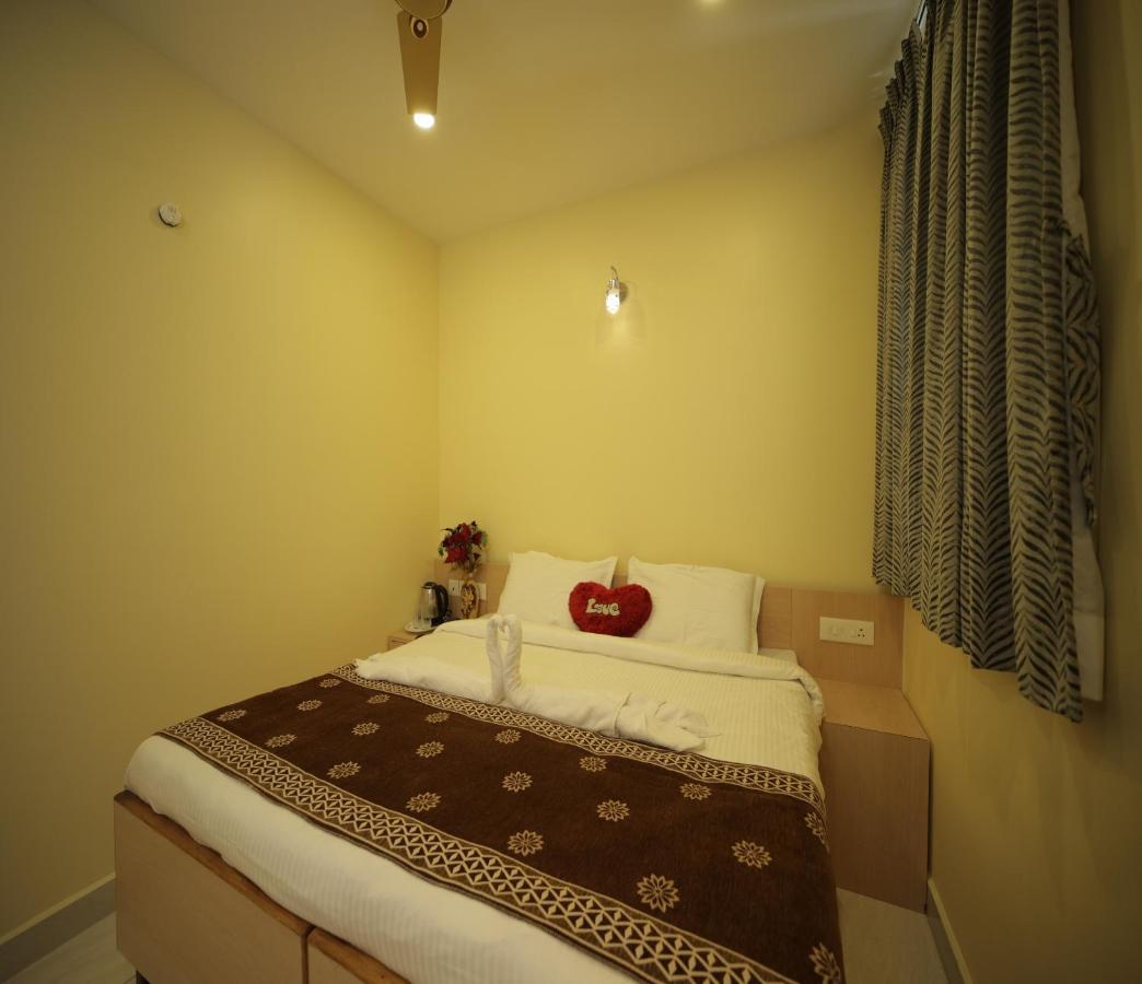 Nadanam Inn ปอนดิเชอรี ภายนอก รูปภาพ